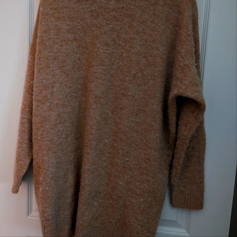 Universal Standard Fuzzy High-Low Sweater